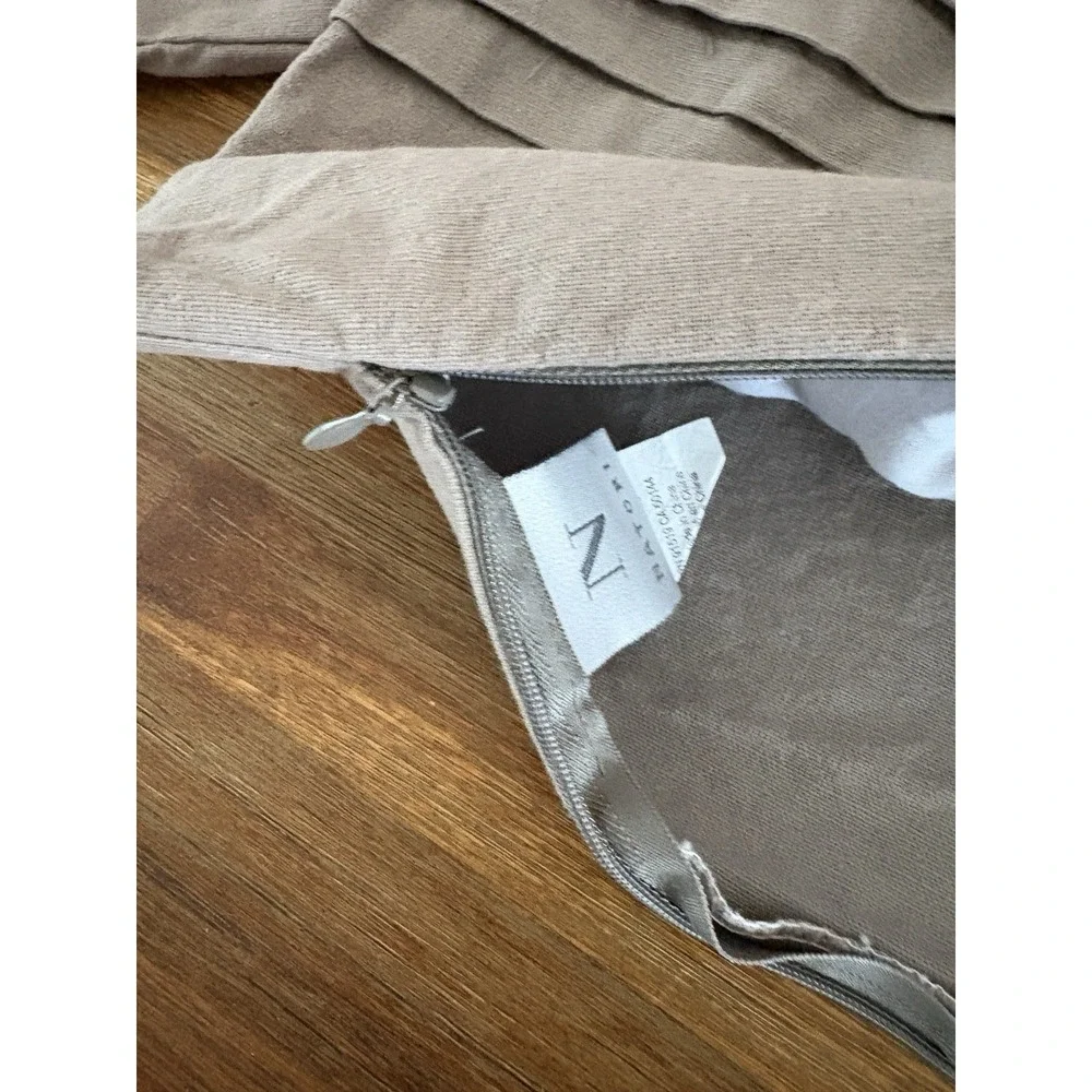 2 NATORI Cherry Blossom Square Pillow Shams Grey With Maroon Embroidery 25
